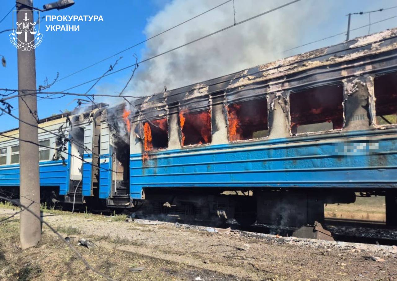 Удар по електропотягу на Харківщині: загинув 30-річний чоловік, восьмеро постраждали